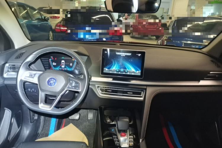 Used BYD Song Pro 2019 1.5T Automatic Luxury Model Center Console