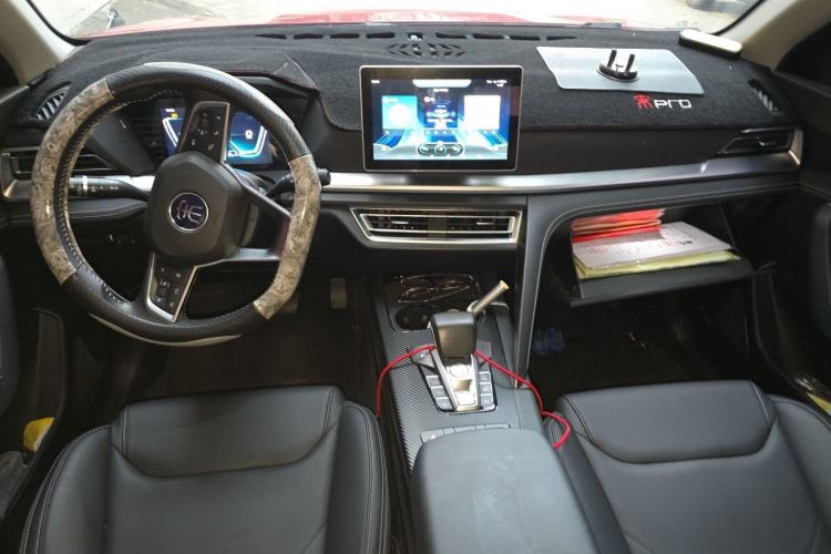 Used BYD Song Pro 2019 1.5T Automatic Luxury Model Center Console