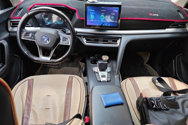 Used BYD Song Pro 2019 1.5T Automatic Luxury Model Center Console