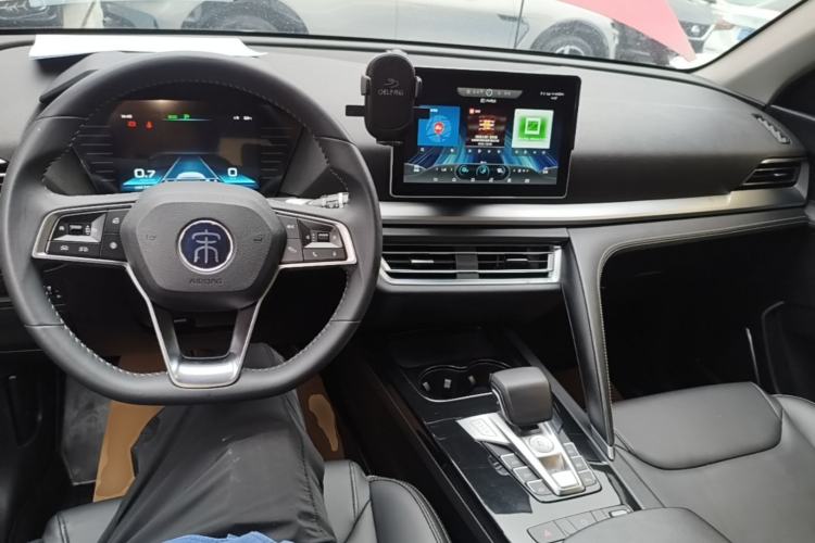 Used BYD Song Pro 2019 1.5T Automatic Luxury Model Center Console