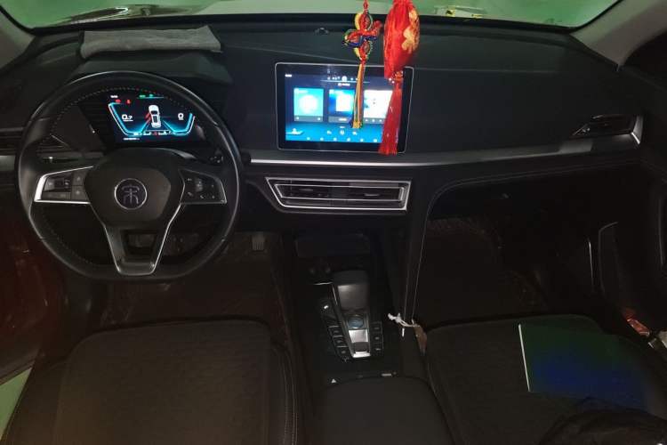 Used BYD Song Pro 2019 1.5T Automatic Luxury Model Center Console
