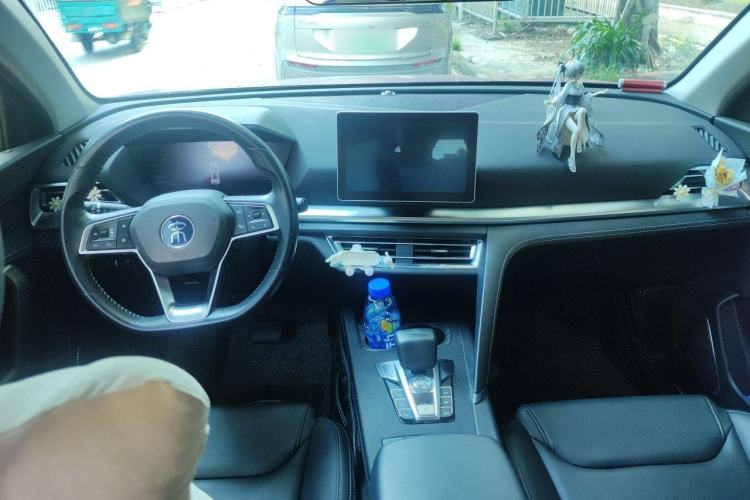 Used BYD Song Pro 2019 1.5T Automatic Luxury Model Center Console