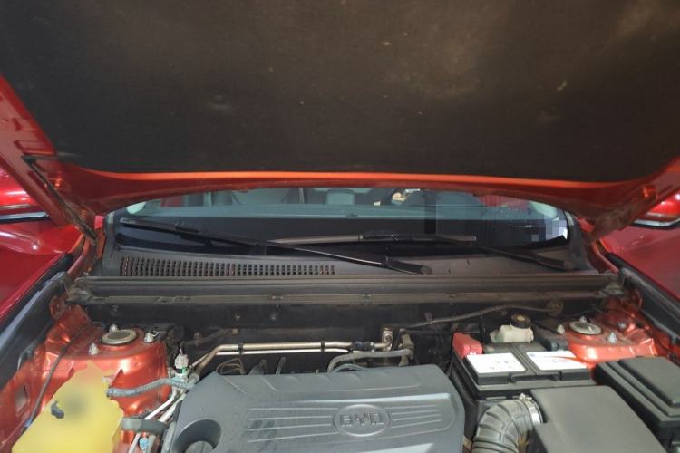 Used BYD Song Pro 2019 1.5T Automatic Luxury Model Engine Bay