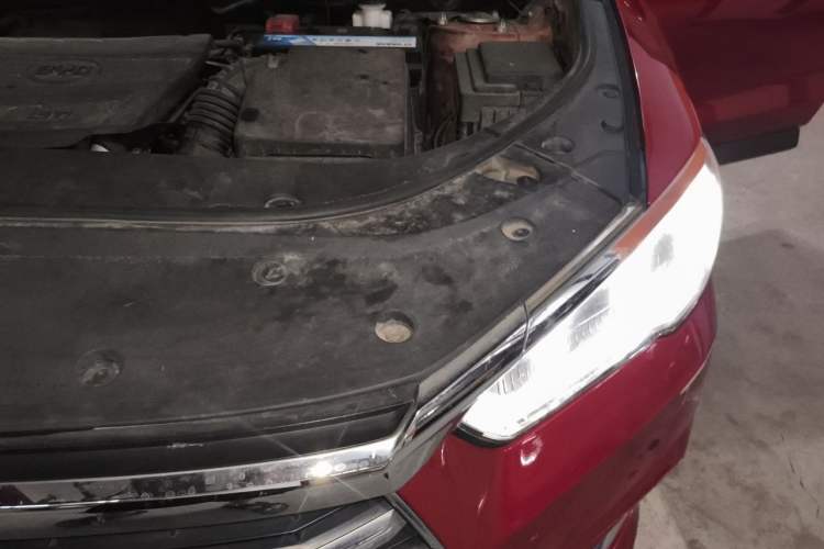 Used BYD Song Pro 2019 1.5T Automatic Elite Edition Engine Bay Left