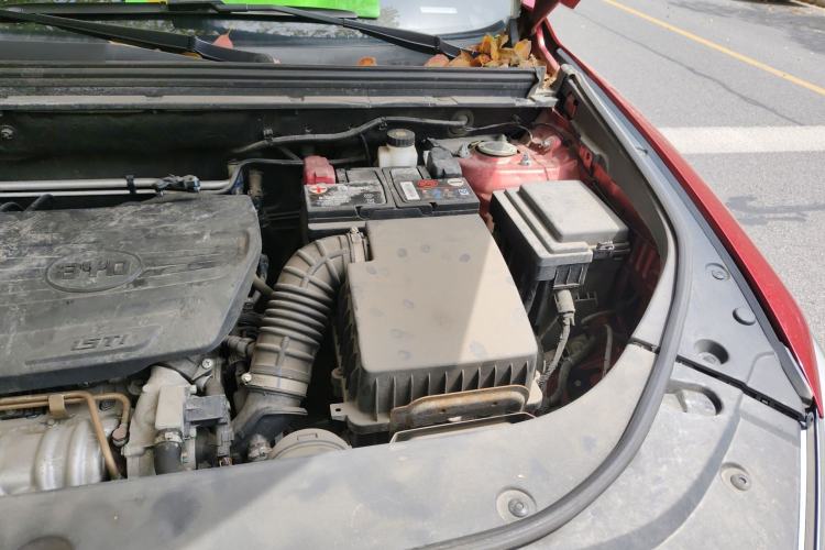 Used BYD Song Pro 2019 1.5T Automatic Elite Edition Engine Bay Left