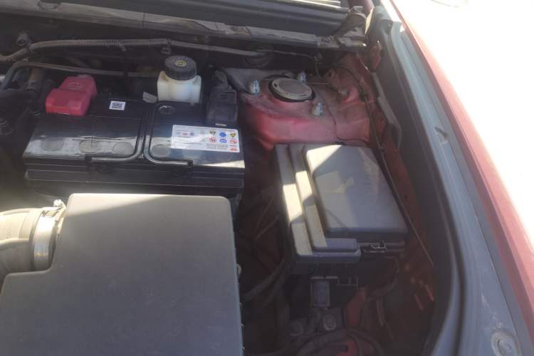 Used BYD Song Pro 2019 1.5T Automatic Luxury Model Engine Bay Left