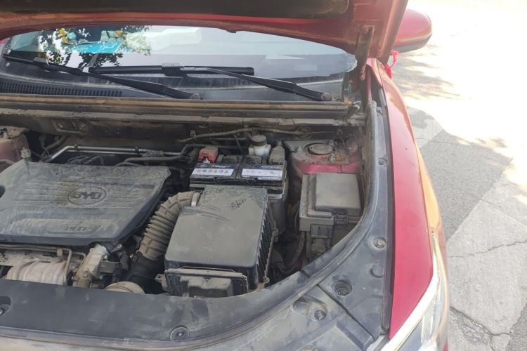 Used BYD Song Pro 2019 1.5T Automatic Elite Edition Engine Bay Left