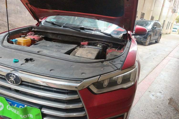 Used BYD Song Pro 2019 1.5T Automatic Elite Edition Engine Bay Left