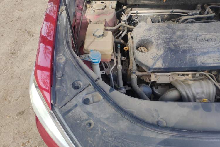 Used BYD Song Pro 2019 1.5T Automatic Elite Edition Engine Bay Right