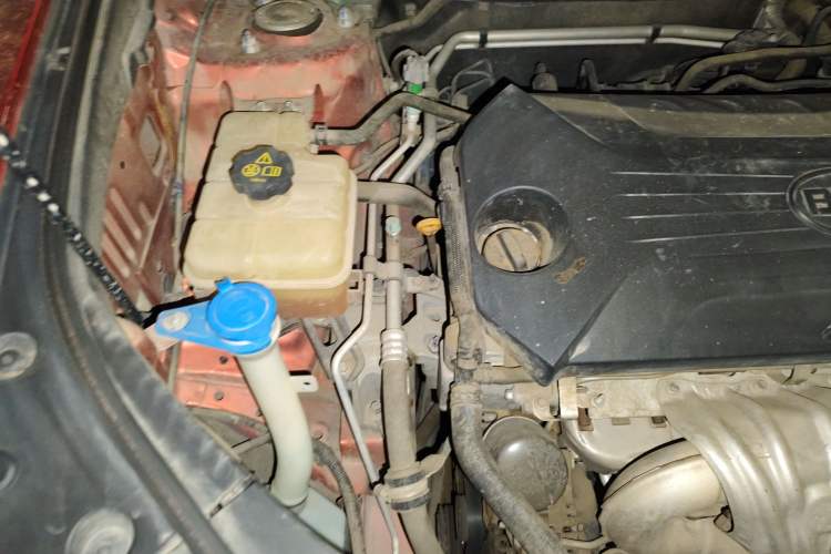 Used BYD Song Pro 2019 1.5T Automatic Luxury Model Engine Bay Right