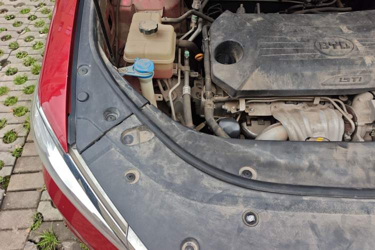 Used BYD Song Pro 2019 1.5T Automatic Elite Edition Engine Bay Right