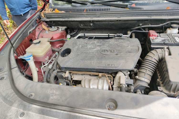 Used BYD Song Pro 2019 1.5T Automatic Elite Edition Engine Bay Right
