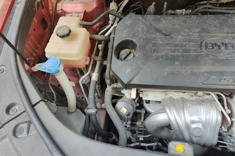 Used BYD Song Pro 2019 1.5T Automatic Luxury Model Engine Bay Right