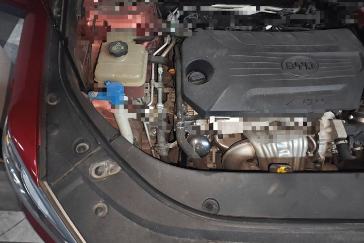 Used BYD Song Pro 2019 1.5T Automatic Elite Edition Engine Bay Right