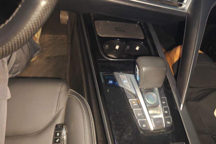 Used BYD Song Pro 2019 1.5T Automatic Luxury Model Gear Lever