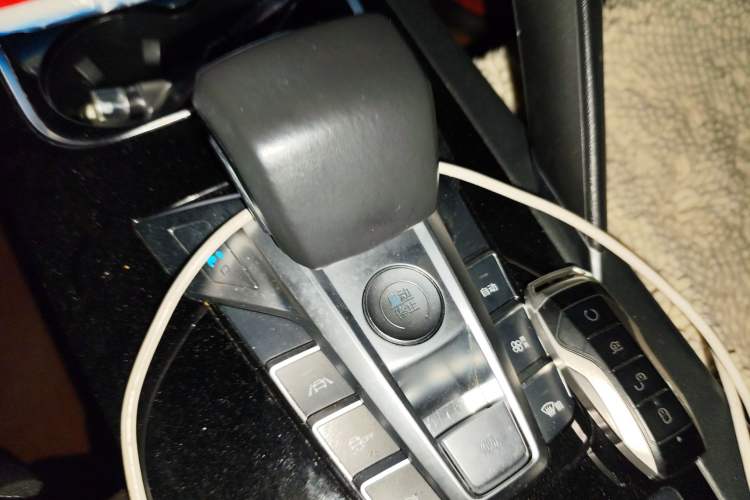 Used BYD Song Pro 2019 1.5T Automatic Luxury Model Gear Lever