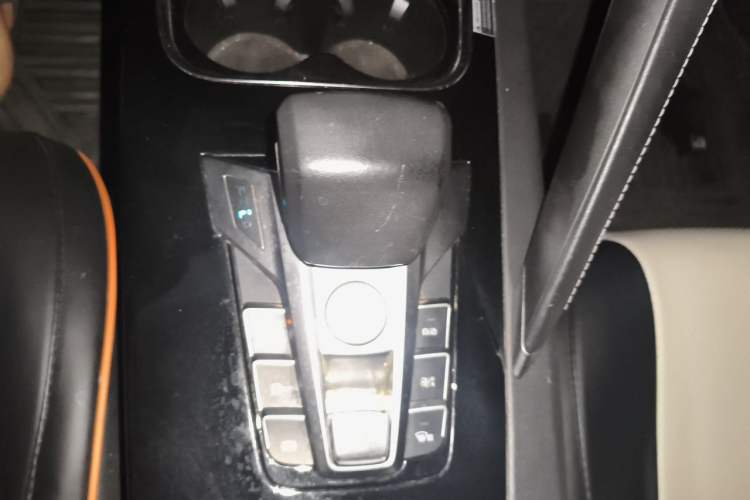 Used BYD Song Pro 2019 1.5T Automatic Elite Edition Gear Lever