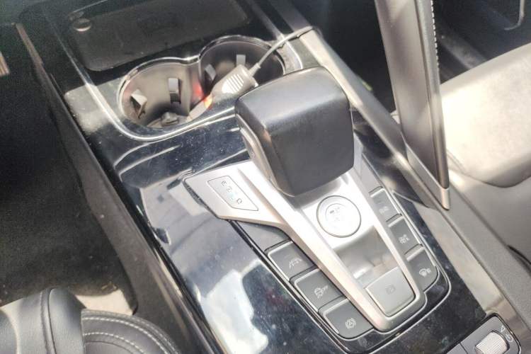 Used BYD Song Pro 2019 1.5T Automatic Luxury Model Gear Lever