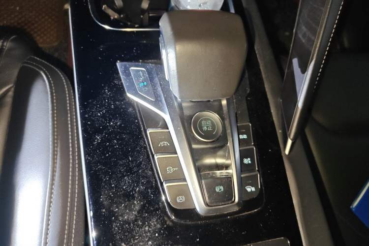 Used BYD Song Pro 2019 1.5T Automatic Luxury Model Gear Lever