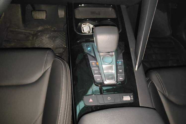 Used BYD Song Pro 2019 1.5T Automatic Elite Edition Gear Lever