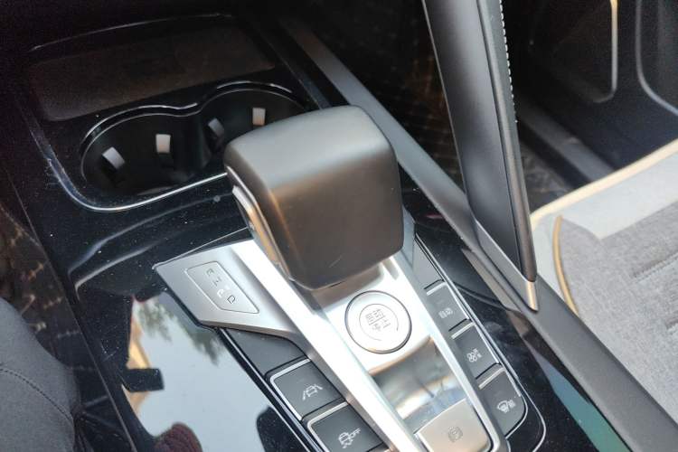 Used BYD Song Pro 2019 1.5T Automatic Luxury Model Gear Lever