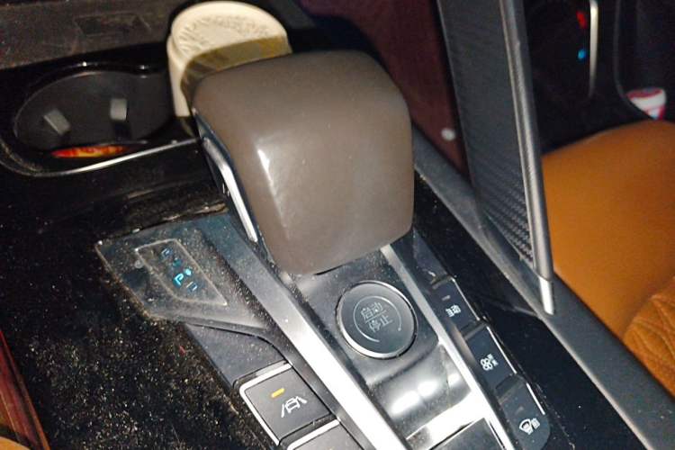 Used BYD Song Pro 2019 1.5T Automatic Luxury Model Gear Lever