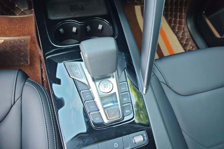 Used BYD Song Pro 2019 1.5T Automatic Luxury Model Gear Lever
