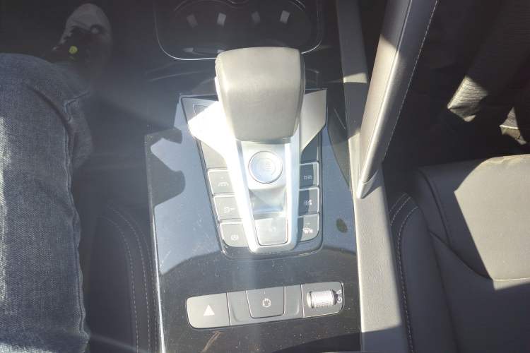 Used BYD Song Pro 2019 1.5T Automatic Luxury Model Gear Lever