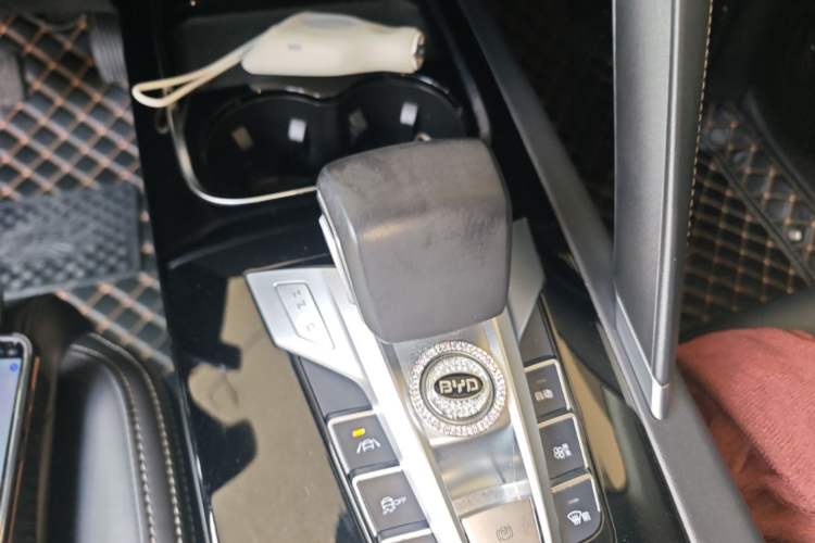 Used BYD Song Pro 2019 1.5T Automatic Luxury Model Gear Lever