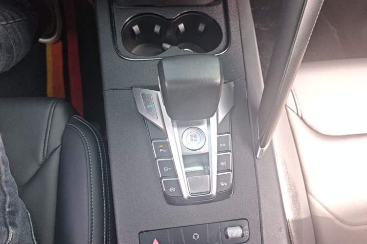 Used BYD Song Pro 2019 1.5T Automatic Elite Edition Gear Lever