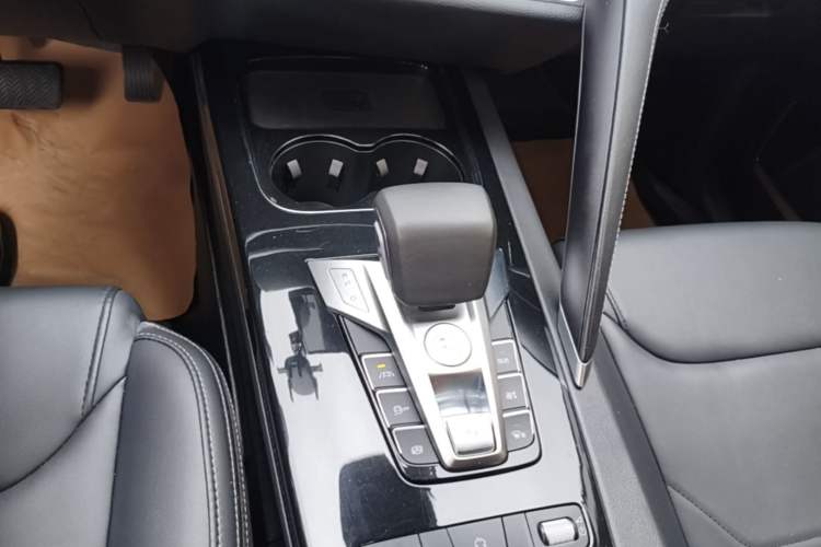 Used BYD Song Pro 2019 1.5T Automatic Luxury Model Gear Lever