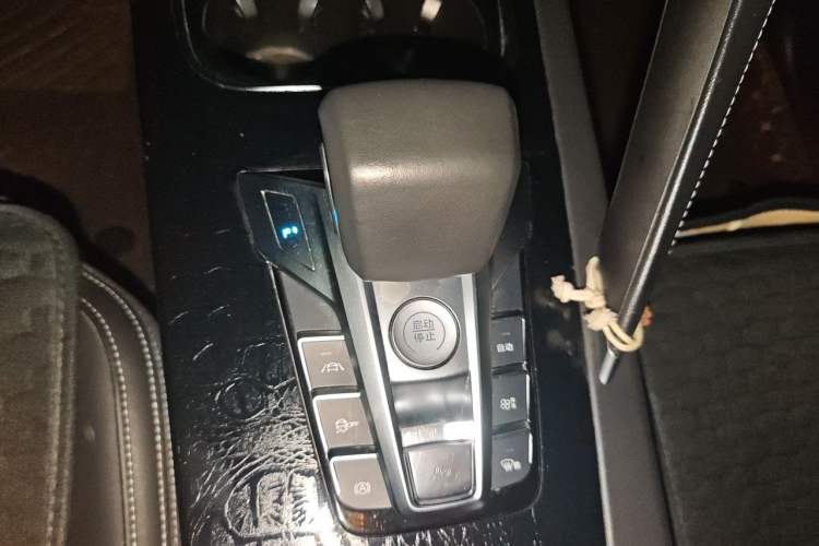 Used BYD Song Pro 2019 1.5T Automatic Luxury Model Gear Lever