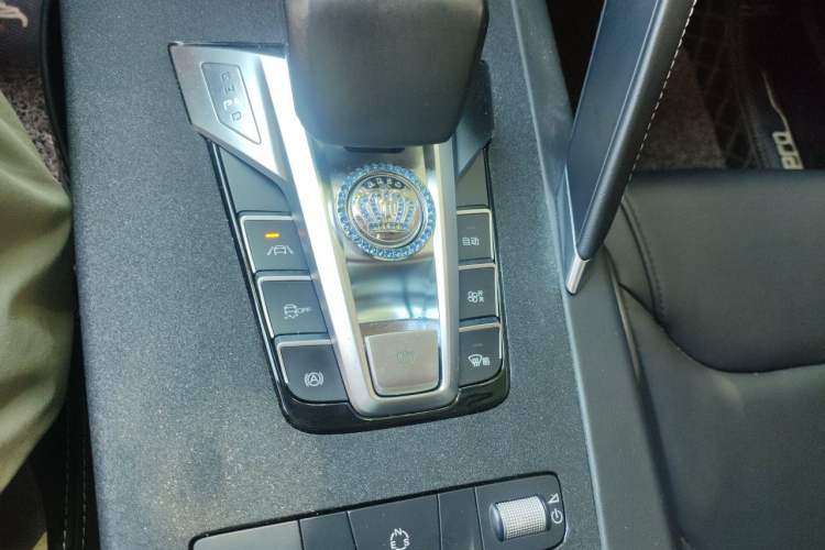Used BYD Song Pro 2019 1.5T Automatic Luxury Model Gear Lever