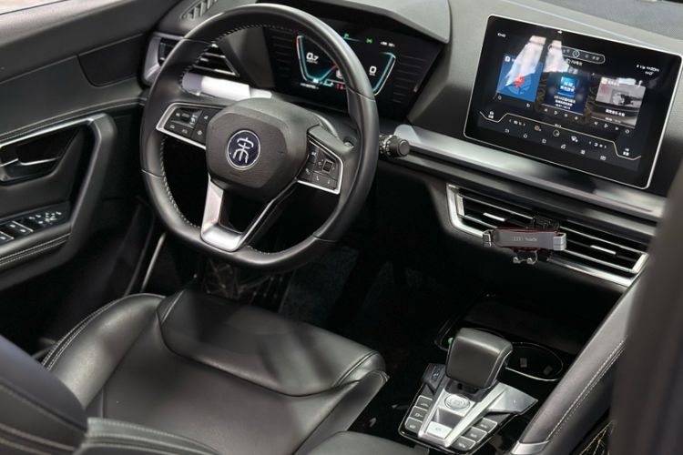 Used BYD Song Pro 2019 1.5T Automatic Luxury Model Interior 11