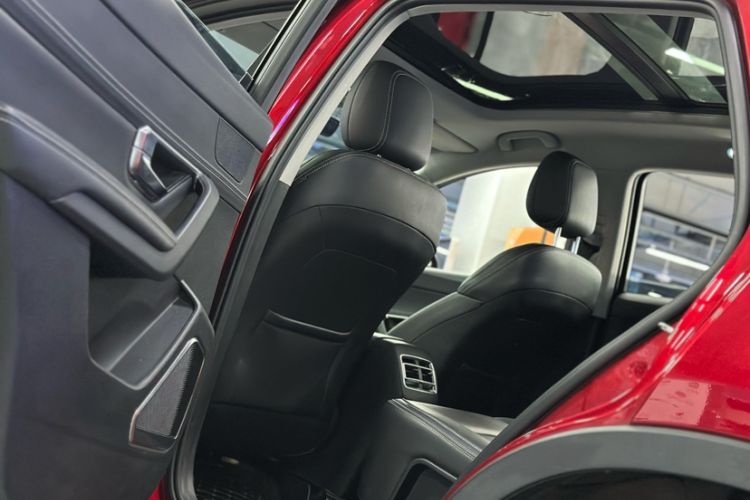 Used BYD Song Pro 2019 1.5T Automatic Luxury Model Interior 12