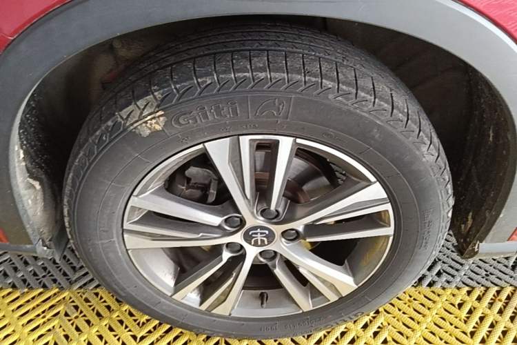 Used BYD Song Pro 2019 1.5T Automatic Luxury Model Left Front Wheel Hub