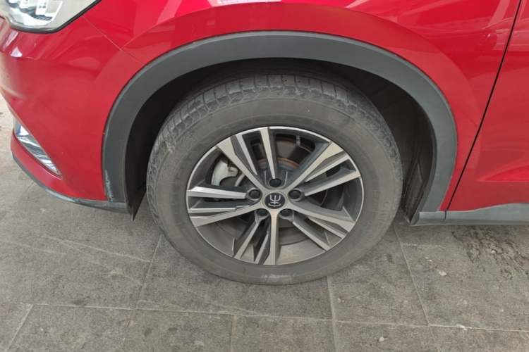 Used BYD Song Pro 2019 1.5T Automatic Luxury Model Left Front Wheel Hub
