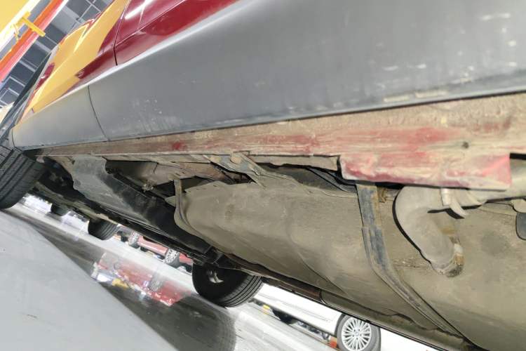 Used BYD Song Pro 2019 1.5T Automatic Prestige Model Left Side Sill