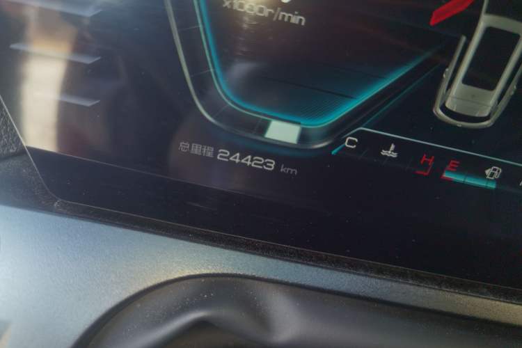 Used BYD Song Pro 2019 1.5T Automatic Luxury Model Odometer Close Up