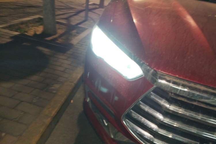 Used BYD Song Pro 2019 1.5T Automatic Luxury Model Right Front Headlight