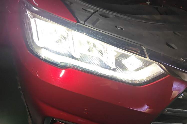 Used BYD Song Pro 2019 1.5T Automatic Prestige Model Right Front Headlight