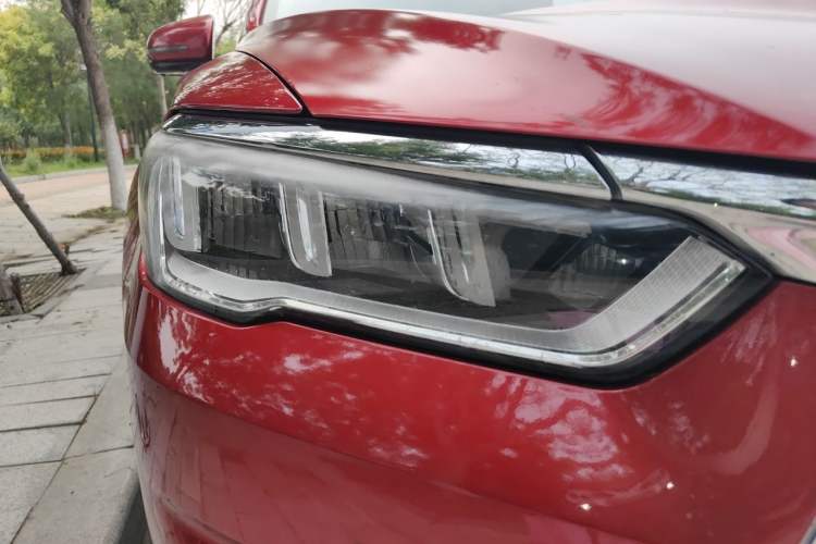 Used BYD Song Pro 2019 1.5T Automatic Luxury Model Right Front Headlight