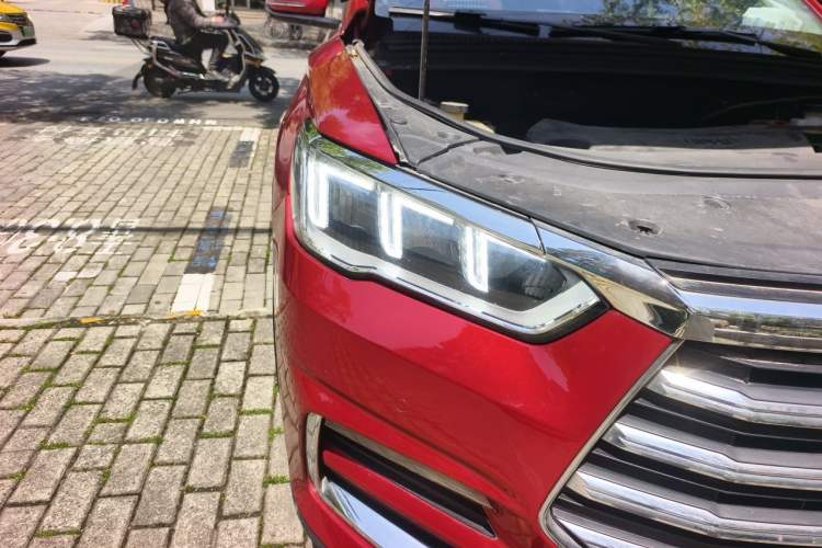 Used BYD Song Pro 2019 1.5T Automatic Luxury Model Right Front Headlight