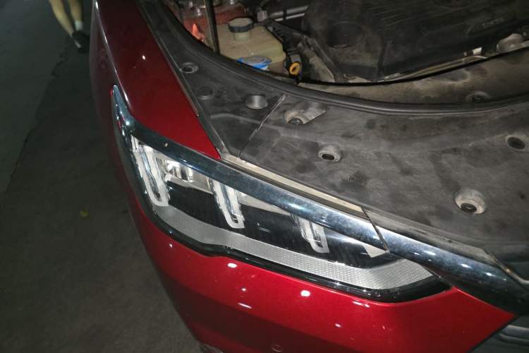 Used BYD Song Pro 2019 1.5T Automatic Luxury Model Right Front Headlight