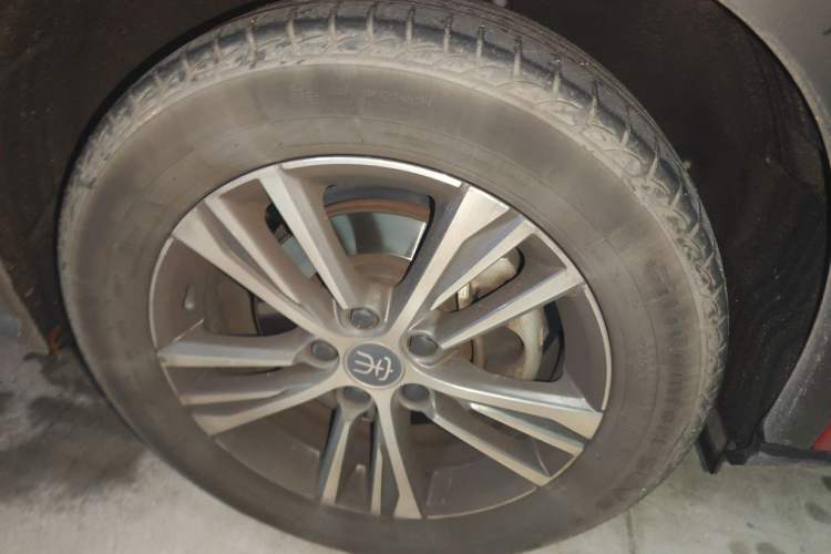 Used BYD Song Pro 2019 1.5T Automatic Luxury Model Right Front Wheel Hub