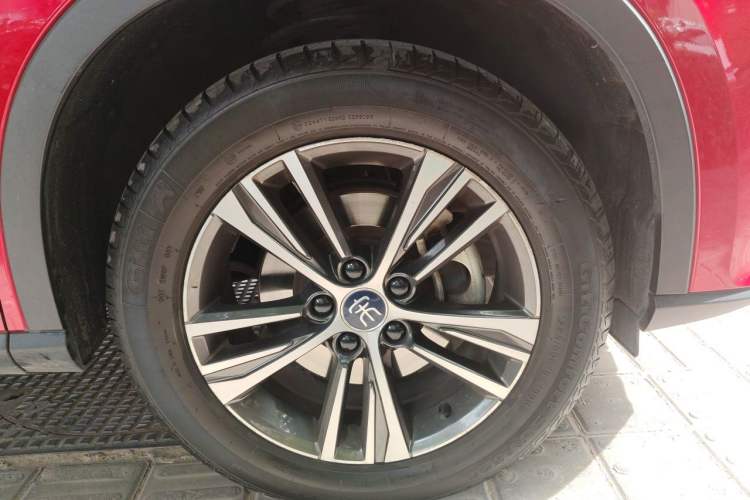 Used BYD Song Pro 2019 1.5T Automatic Luxury Model Right Front Wheel Hub