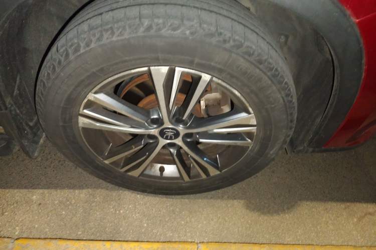 Used BYD Song Pro 2019 1.5T Automatic Luxury Model Right Front Wheel Hub