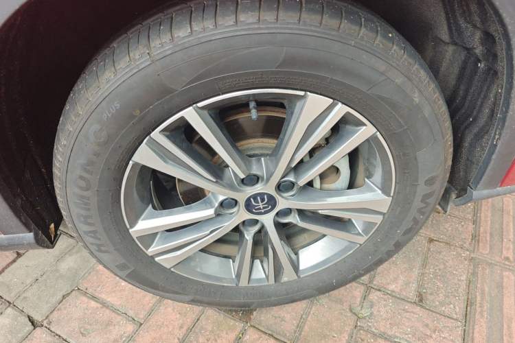 Used BYD Song Pro 2019 1.5T Automatic Prestige Model Right Front Wheel Hub