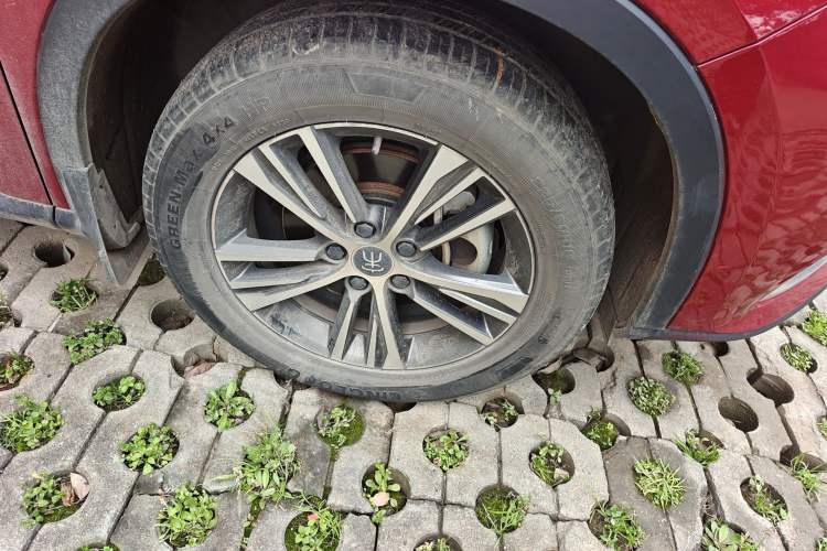 Used BYD Song Pro 2019 1.5T Automatic Elite Edition Right Front Wheel Hub