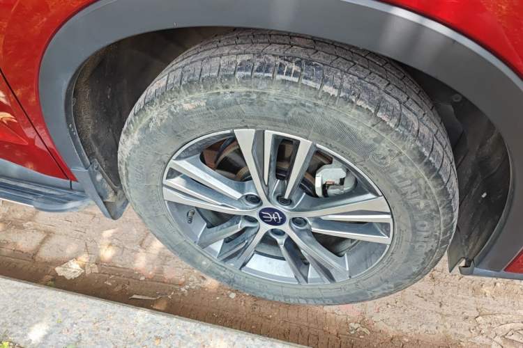 Used BYD Song Pro 2019 1.5T Automatic Prestige Model Right Front Wheel Hub